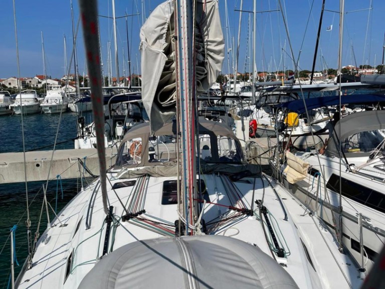 Rent a Bavaria Cruiser 40 S Jezera