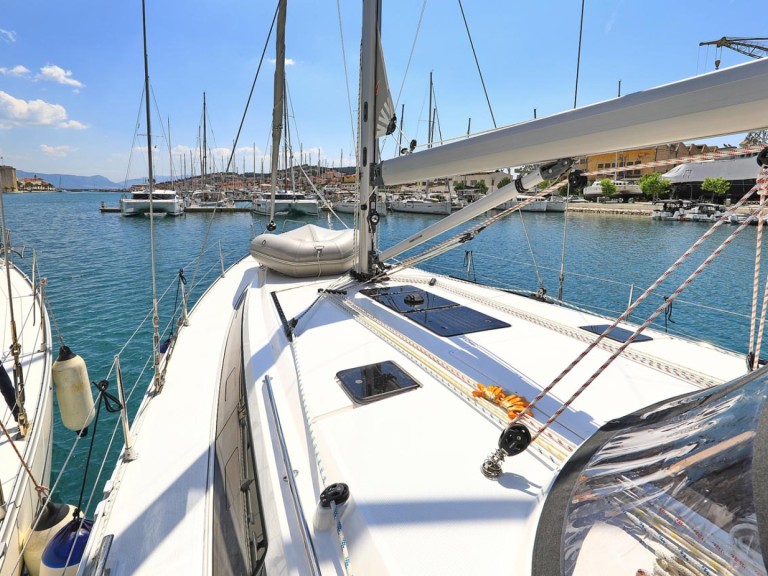 Sailboat rental in Biograd na Moru - Bavaria Cruiser 46