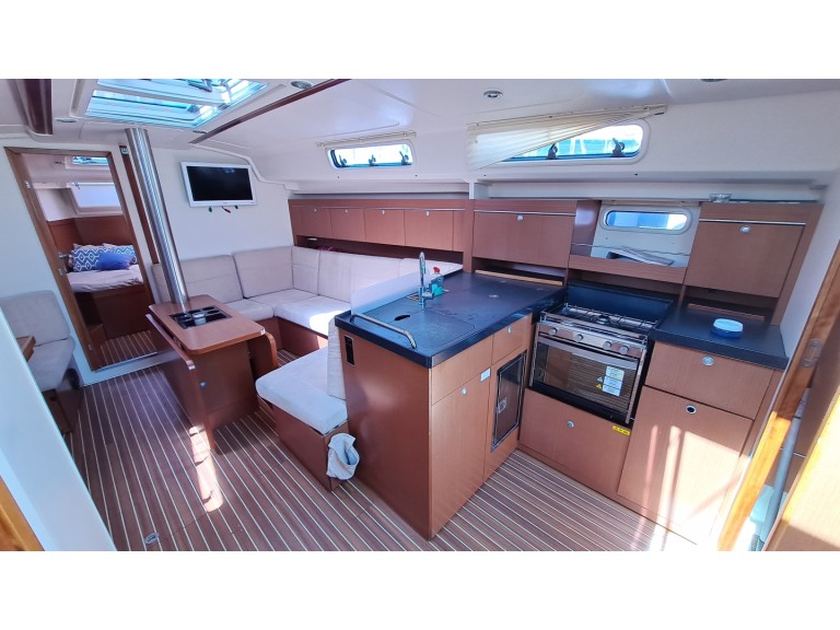 Yacht charter San Miguel De Abona cheap Hanse 415