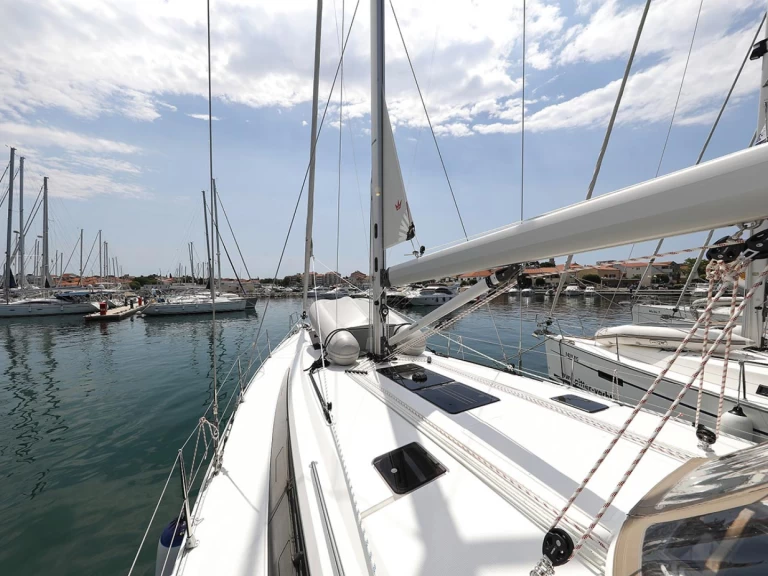 Sailboat for rent Trogir at the best price