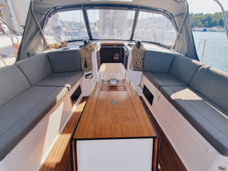 Dufour Dufour 470 in Trogir on SamBoat