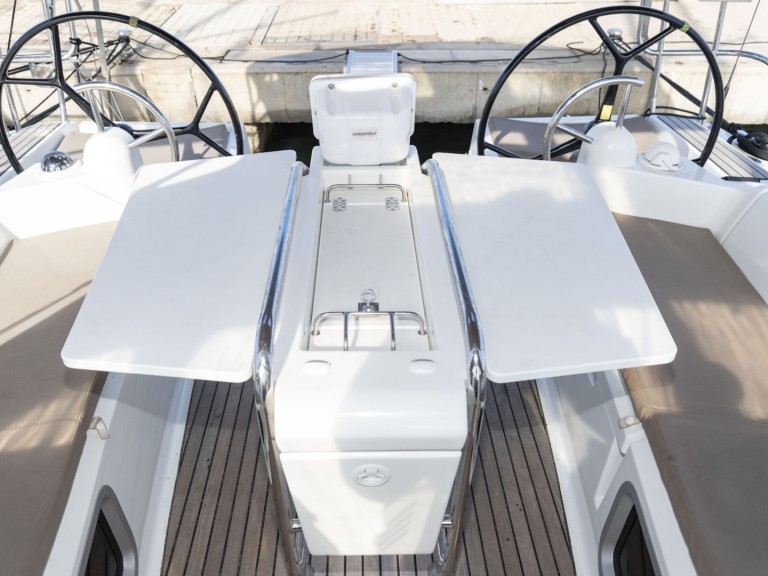 Bareboat Rental Sailboat Jeanneau with a boat licence