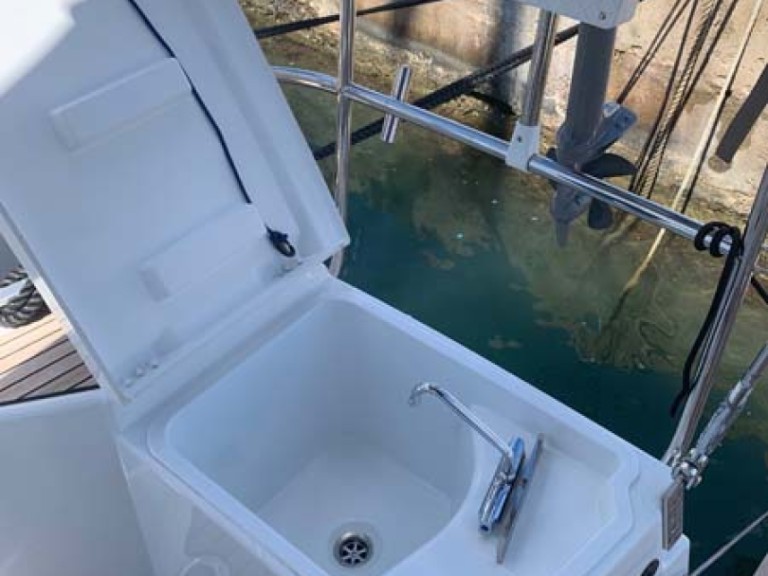 Rent a Jeanneau Sun Odyssey 440 San Miguel De Abona