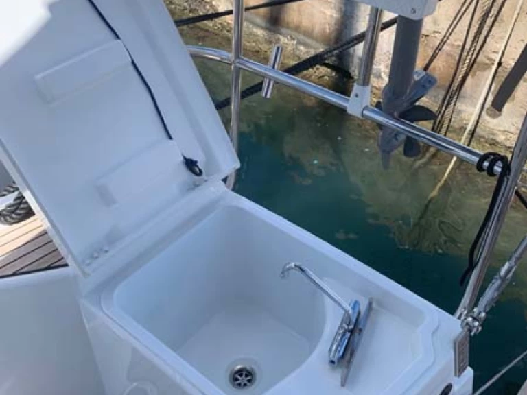 Rent a Jeanneau Sun Odyssey 440 San Miguel De Abona