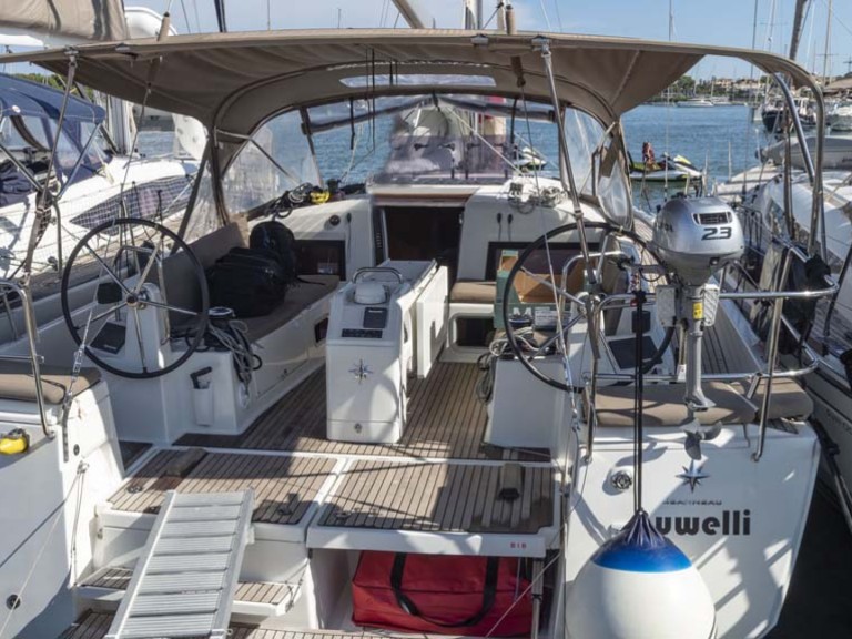 Bareboat Rental Sailboat Jeanneau with a boat licence