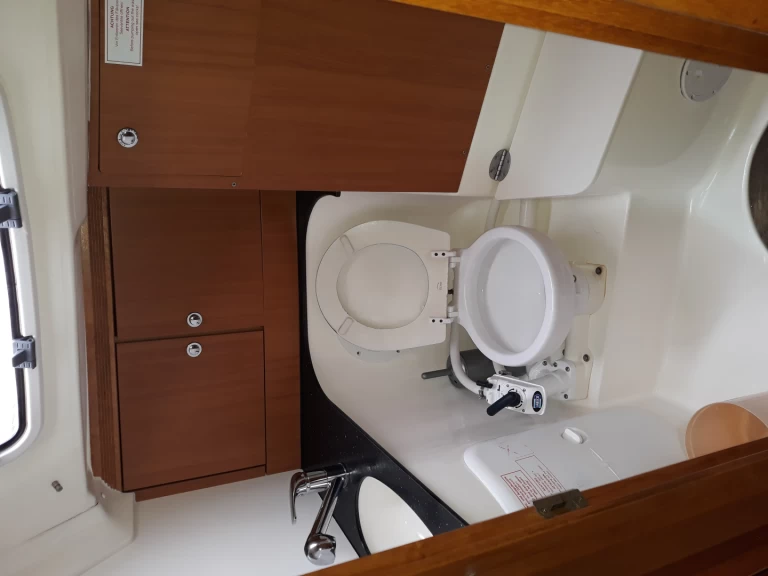 Bareboat Rental Sailboat Bavaria with a boat licence