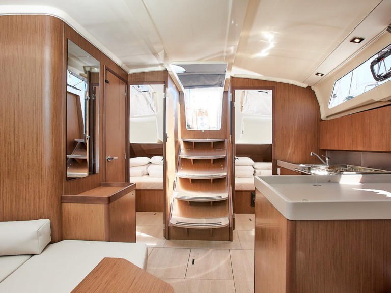 Sailboat for rent Kaštela at the best price