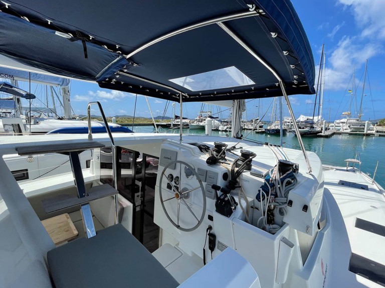 Boat rental Fountaine Pajot Lucia 40 in Road Town on Samboat