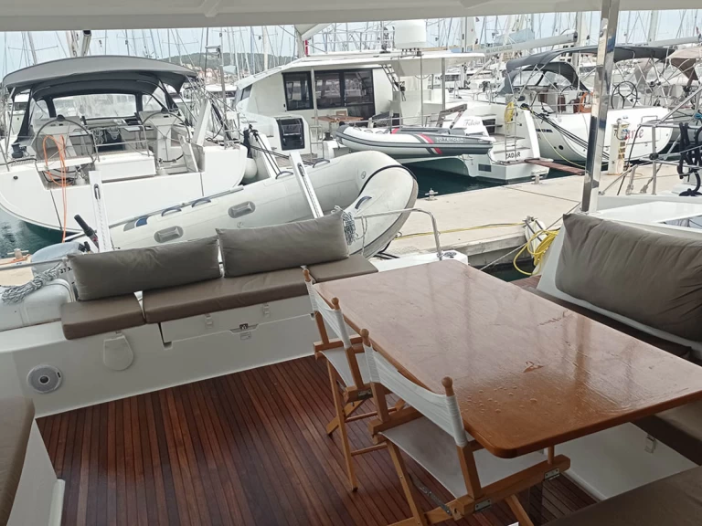 Bareboat Rental Catamaran Fountaine Pajot with a boat licence