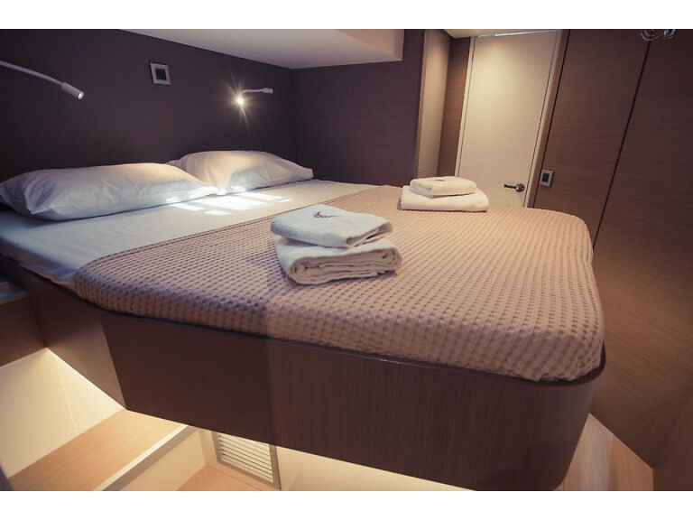 Catamaran for rent Préveza at the best price