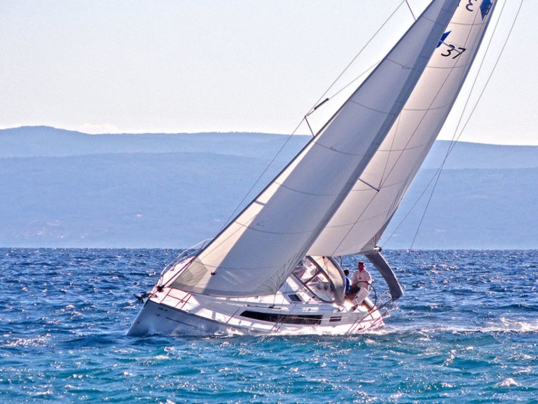 Sailboat rental in Split - Bavaria Cruiser 37