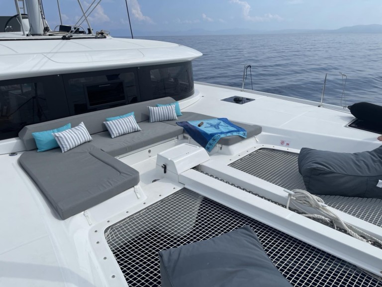 Bareboat Rental Catamaran Lagoon with a boat licence