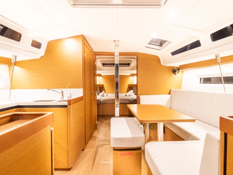 Sailboat rental with or without captain Jeanneau Alimos