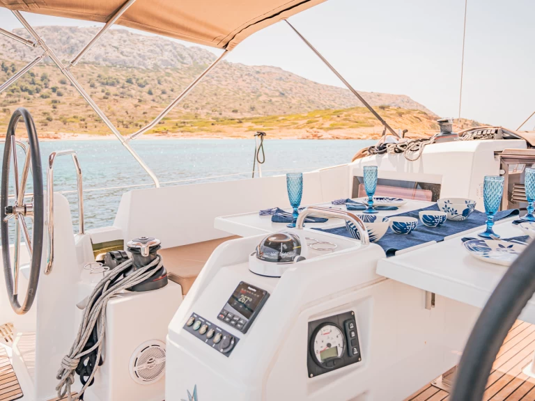 Sailboat for rent Alimos at the best price