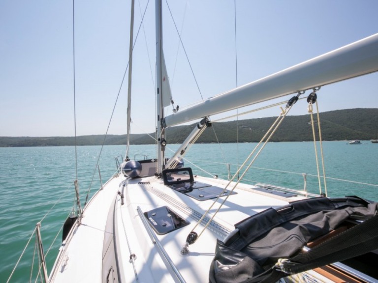 Sailboat rental with or without skipper Bavaria Trget