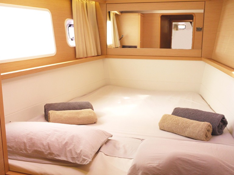 Lagoon Lagoon 450 in Santa Eulària des Riu on SamBoat