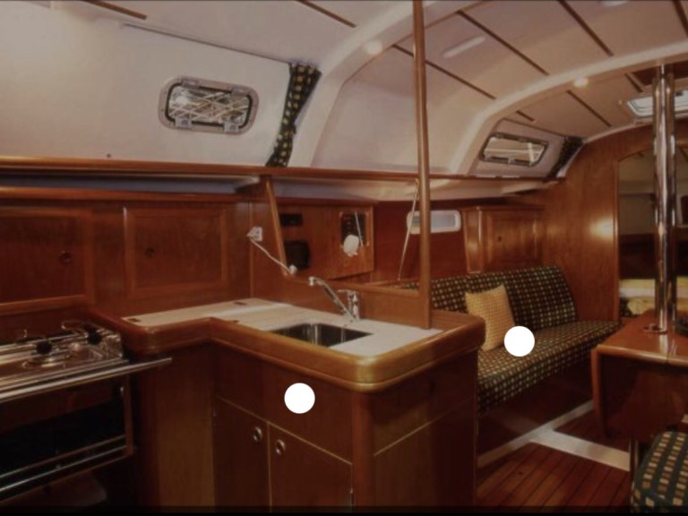 Rent a Bénéteau Oceanis 34 Nydri