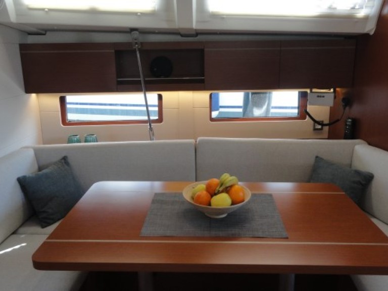 Rent a Bénéteau Oceanis 46.1 Pula