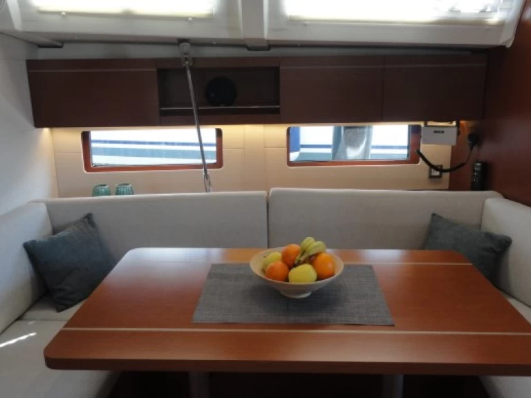 Rent a Bénéteau Oceanis 46.1 Pula