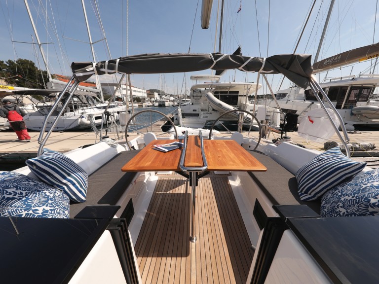 Rent a Hanse Hanse 388 Šibenik