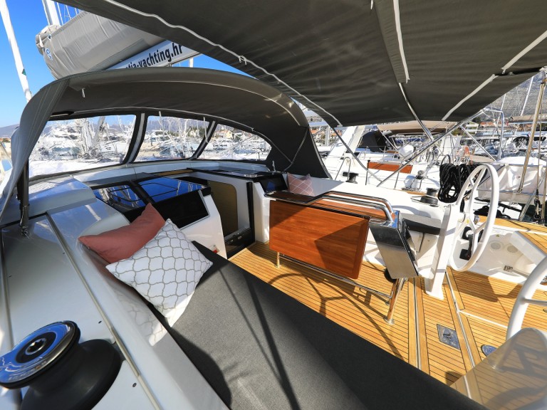 Sailboat rental with or without captain Hanse Kaštela