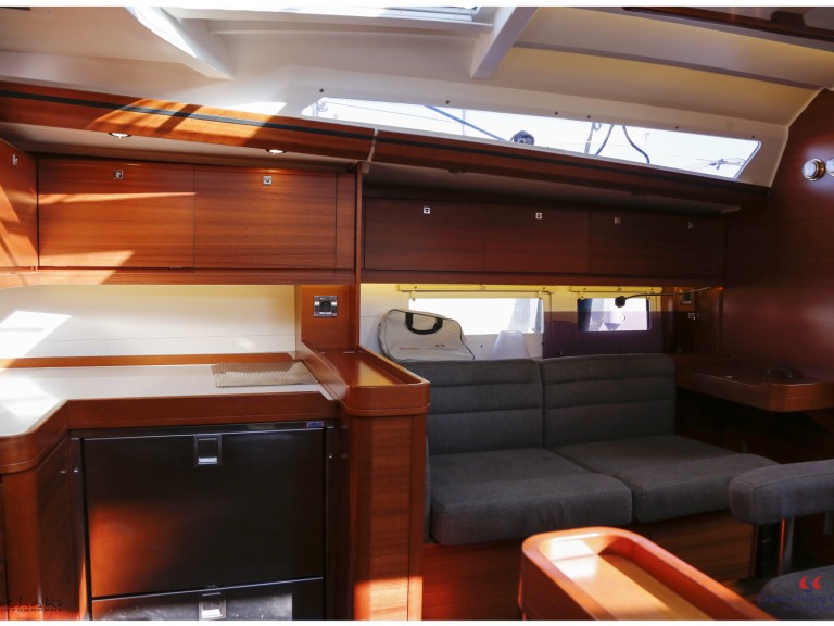 Sailboat for rent Cagliari at the best price