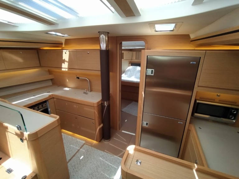 Sailboat for rent Olbia at the best price