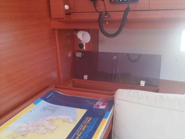 Sailboat rental with or without captain Dufour Medulin