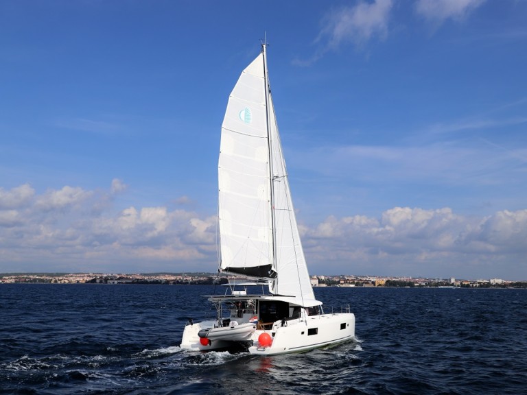 Catamaran for rent Marina Tankerkomerc at the best price