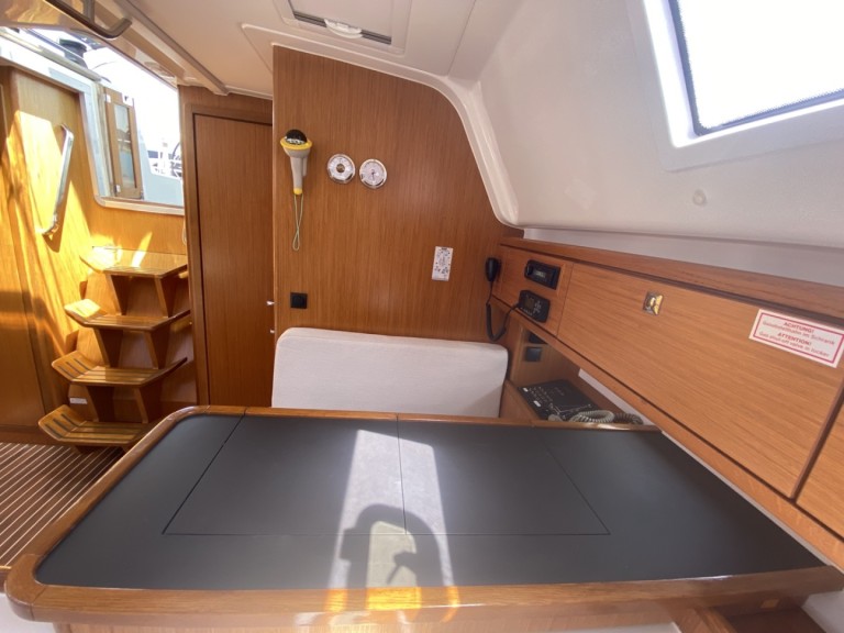 Sailboat rental in Castiglioncello - Bavaria Cruiser 51