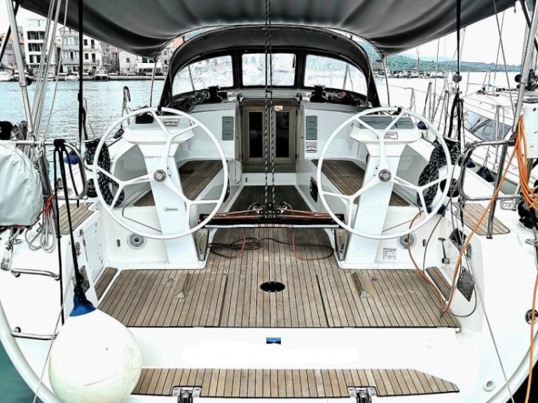 Yacht charter Pirovac cheap Cruiser 41S