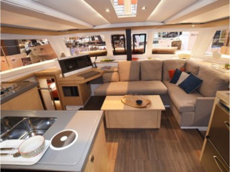 Yacht charter Cogolin cheap Lucia 40