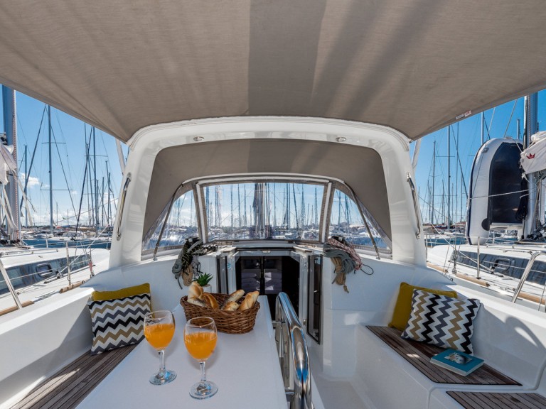 Rent a Bénéteau Oceanis 38.1 Biograd na Moru