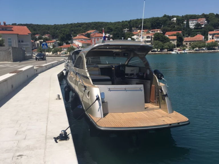 Motorboat rental with or without captain Grginić Lučica