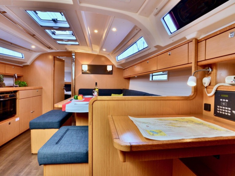 Sailboat for rent Šibenik at the best price