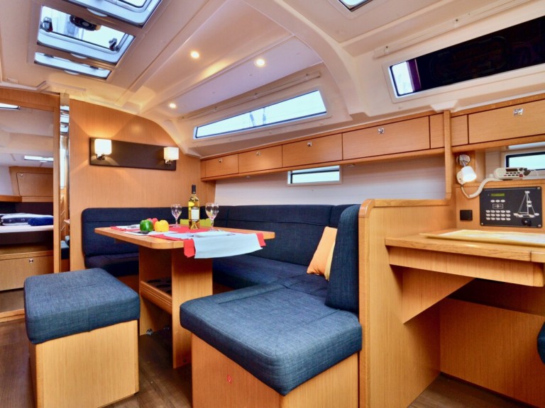 Bavaria Cruiser 41 in Šibenik on SamBoat