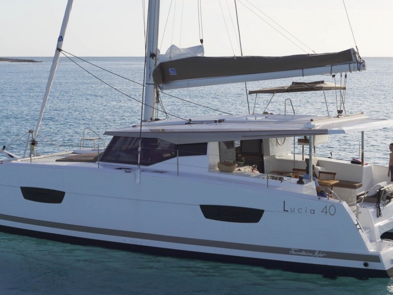 Catamaran rental in Marina (City) - Fountaine Pajot Lucia 40