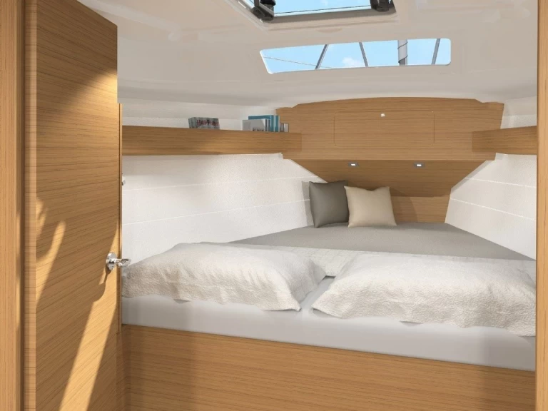 Sailboat for rent Komolac at the best price