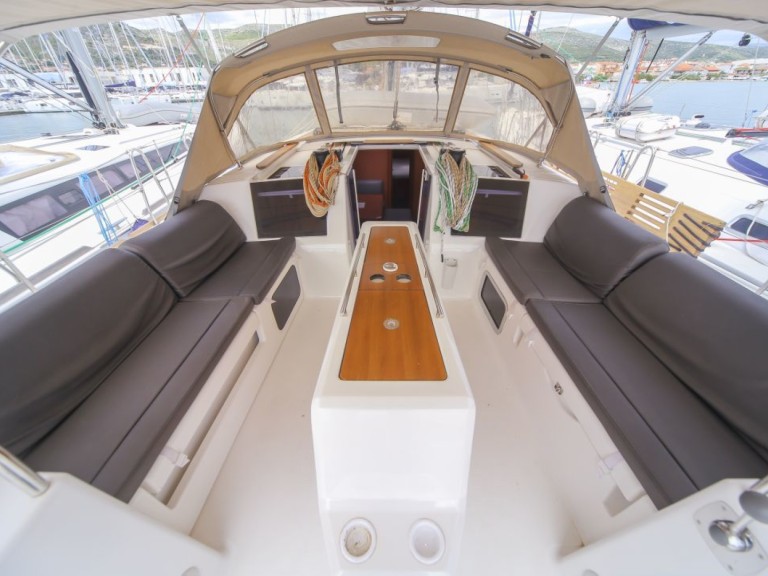 Sailboat rental in Seget Donji - Dufour Dufour 460 Grand Large