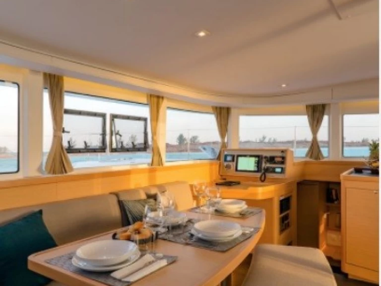 Yacht charter Jolly Harbour cheap Lagoon 42