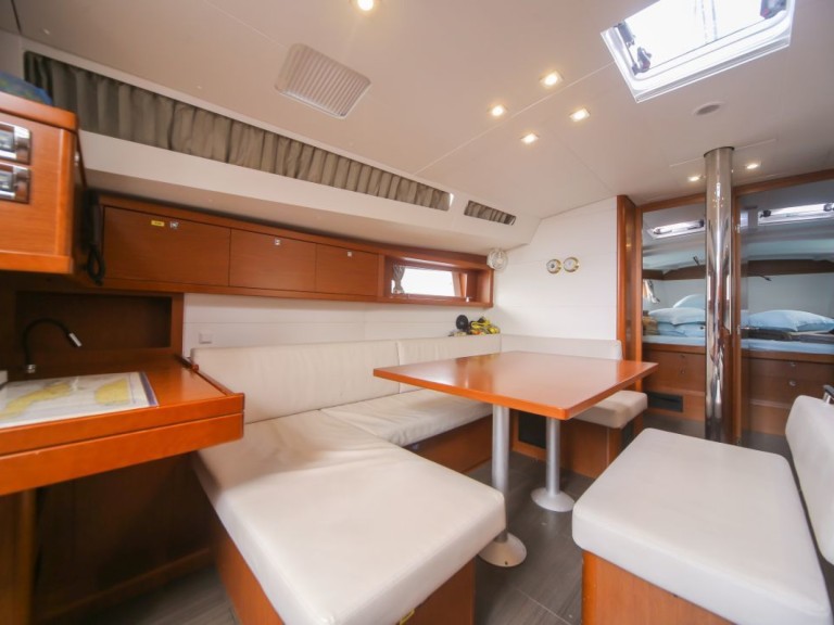 Sailboat rental with or without captain Bénéteau Seget Donji