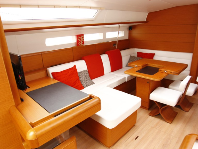 Bareboat Rental Sailboat Jeanneau with a boat licence