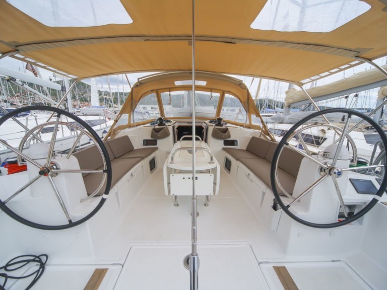 Boat rental Jeanneau Sun Odyssey 519 in Seget Donji on Samboat