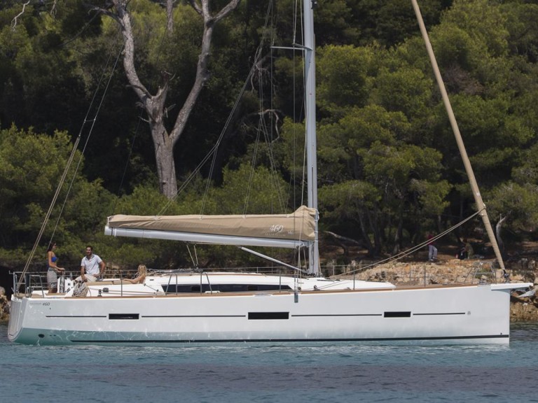 Sailboat for rent Lefkáda at the best price