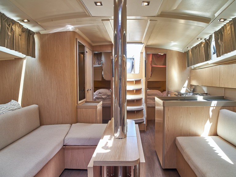 Bareboat Rental Sailboat Bénéteau with a boat licence