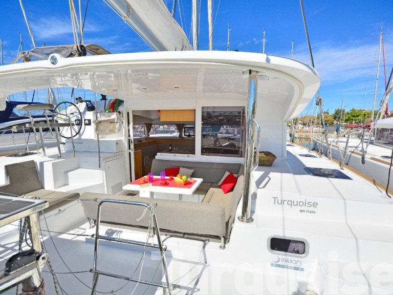 Rent a Lagoon Lagoon 400 S2 Lávrio