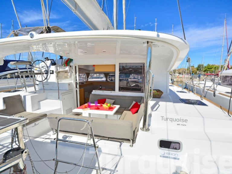 Rent a Lagoon Lagoon 400 S2 Lávrio