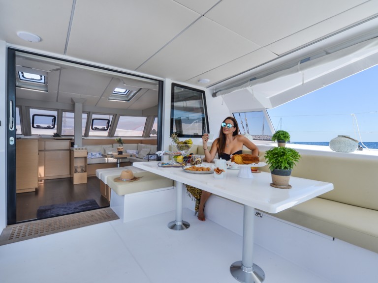 Nautitech Nautitech 46 Fly in Alimos on SamBoat