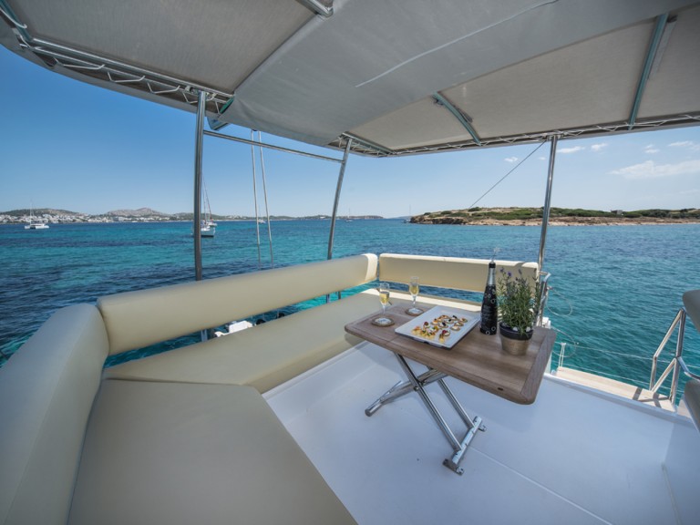 Catamaran rental in Alimos - Nautitech Nautitech 46 Fly