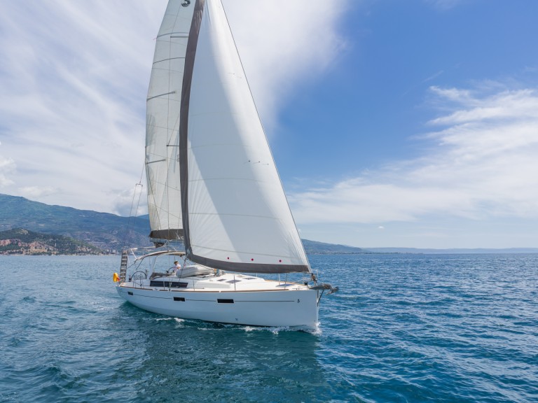 Sailboat rental in Rhodes (City) - Bénéteau Oceanis 45